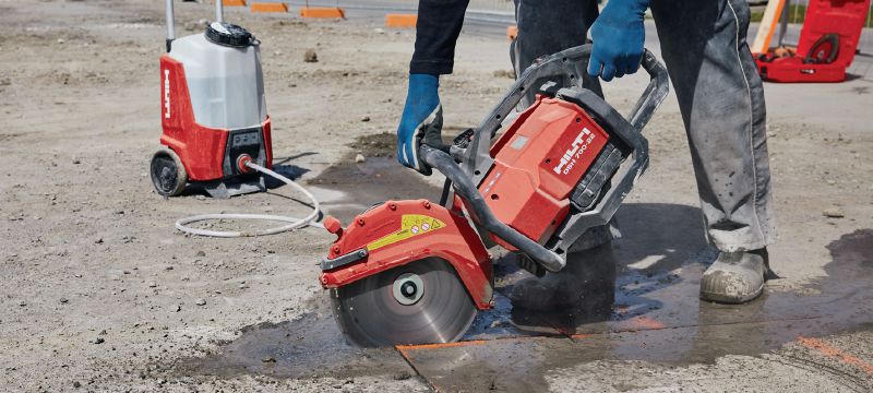 Fierăstrău cu motor electric DSH 700-22 (mâner posterior) Fierăstrău cu motor electric, cu mâner posterior, pentru sarcini mari, pe acumulator, pentru beton, metal și zidărie (platforma de acumulatori Nuron) Aplicații 1