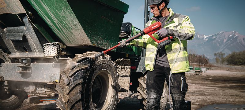 Aparat de curățare cu presiune PC 2-22 pe acumulator Aparat de curățare portabil cu presiune de lucru de 40 de bari (580 PSI), pentru operațiuni de curățare ușoară pe șantier (platforma de acumulatori Nuron) Aplicații 1