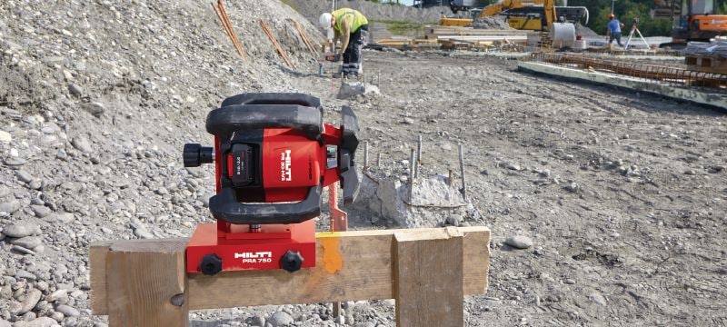 Nivelă cu laser rotativ pentru utilizare în exterior PR 30-HVS A12 Laser rotativ cu utilizare la exterior cu funcții automate de aliniere verticală și introducerea digitală a pantelor Aplicații 1