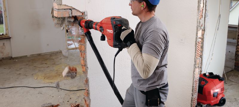 Ciocan demolator TE 700-AVR SDS Max Ciocan demolator puternic SDS Max (TE-Y), pentru lucrări grele de dăltuire în beton și zidărie, cu sistem activ de reducere a vibrațiilor (AVR) Aplicații 1