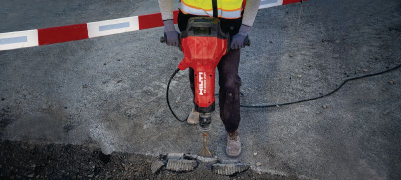 Ciocan pneumatic electric TE 3000-AVR pentru sarcini mari Ciocan demolator extrem de puternic, pentru sarcinile dificile de demolare în beton, tăiere în asfalt, excavare și ghidare a tijelor de împământare Aplicații 1