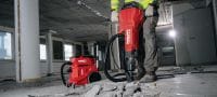 Ciocan pneumatic electric TE 3000-AVR pentru sarcini mari Ciocan demolator extrem de puternic, pentru sarcinile dificile de demolare în beton, tăiere în asfalt, excavare și ghidare a tijelor de împământare Aplicații 1