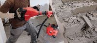 Ciocan demolator TE 700-AVR SDS Max Ciocan demolator puternic SDS Max (TE-Y), pentru lucrări grele de dăltuire în beton și zidărie, cu sistem activ de reducere a vibrațiilor (AVR) Aplicații 2