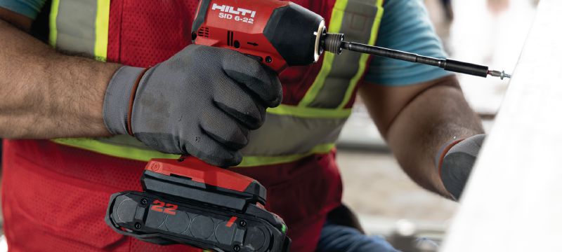 Șurubelniță cu impact tangențial pe acumulator SID 6-22 Șurubelniță cu impact tangențial pe acumulator, cu motor fără perii, puternică, cu viteză mare și ergonomia necesare pentru a vă permite să economisiți timp atunci când efectuați lucrări de fixare cu volume mari (platforma pe acumulatori Nuron) Aplicații 1