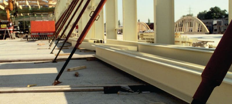 Ancoră cu arc HCA Ancoră economică cu arc, pentru fixare temporară în beton (oțel carbon, cap hexagonal) Aplicații 1