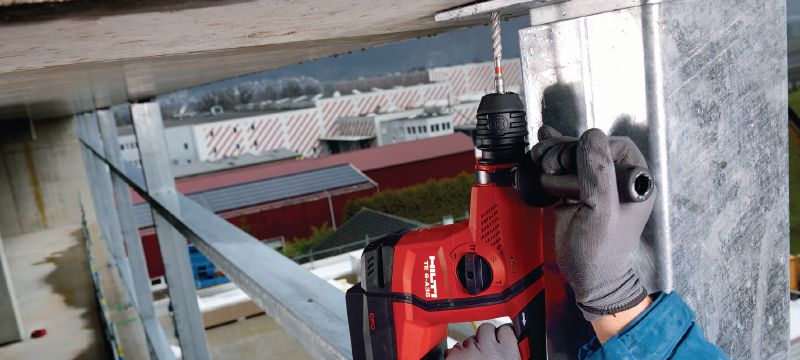 Burghiu rotopercutor în sistem metric TE-CX (SDS Plus) Burghiu de rotopercuție SDS plus (TE-CX) de clasă supremă cu 4 muchii tăietoare din carbură pentru realizarea găurilor pentru ancore în beton armat Aplicații 1