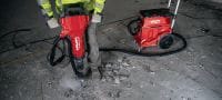 Ciocan pneumatic electric TE 3000-AVR pentru sarcini mari Ciocan demolator extrem de puternic, pentru sarcinile dificile de demolare în beton, tăiere în asfalt, excavare și ghidare a tijelor de împământare Aplicații 3