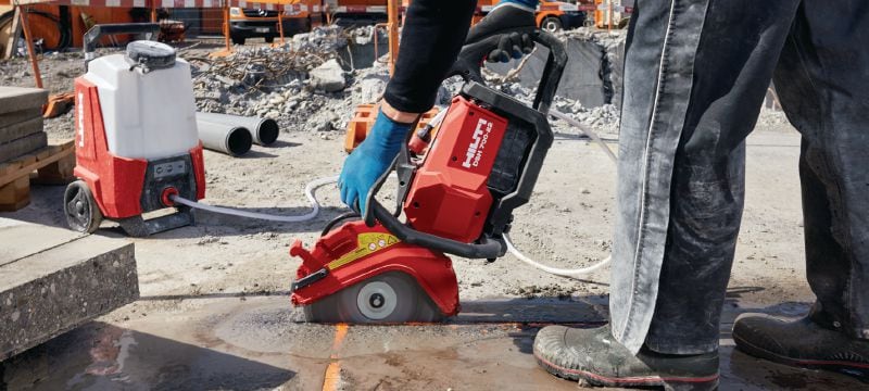 Fierăstrău cu motor electric DSH 700-22 (mâner posterior) Fierăstrău cu motor electric, cu mâner posterior, pentru sarcini mari, pe acumulator, pentru beton, metal și zidărie (platforma de acumulatori Nuron) Aplicații 1