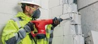 Demolator ușor TE 500 SDS-Max Ciocan demolator SDS Max (TE-Y) rezistent pentru lucrări ușoare de dăltuire în beton și zidărie Aplicații 1