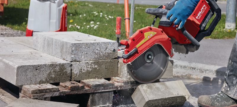 Fierăstrău cu motor electric DSH 700-22 (mâner posterior) Fierăstrău cu motor electric, cu mâner posterior, pentru sarcini mari, pe acumulator, pentru beton, metal și zidărie (platforma de acumulatori Nuron) Aplicații 1